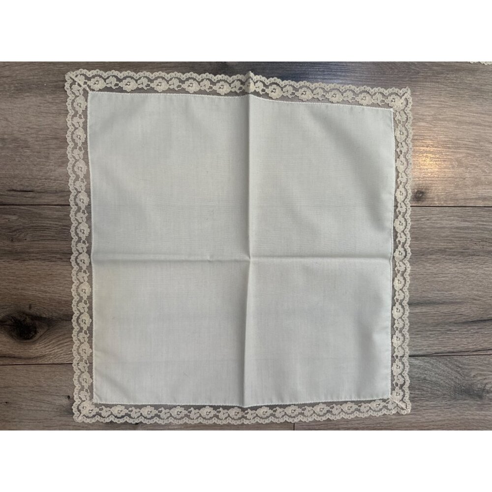 Set Of 6 Vintage Cream Lace Trimmed Linen Napkins 16 x16” Elegant Dining Decor
